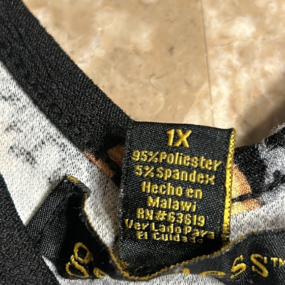 Goddess,vtg top,women 1X, bell sleeves,Whimsigoth,70s,vibe,goth,low V neck - Picture 9 of 9